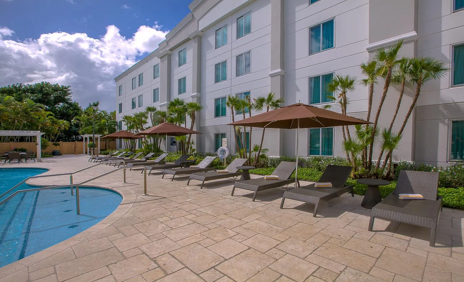 קרולינה Hampton Inn & Suites San Juan