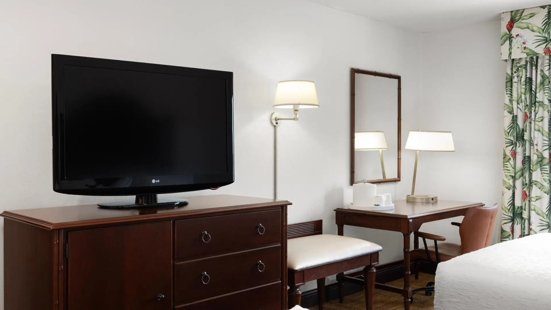 Hampton Inn & Suites San Juan Carolina