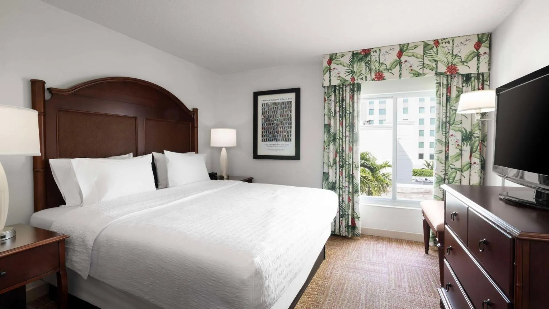 Hampton Inn & Suites San Juan Carolina